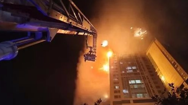 消防知識(shí) 丨 全樓在燃燒！33層建筑深夜起火，高層火災(zāi)到底該如何逃生？